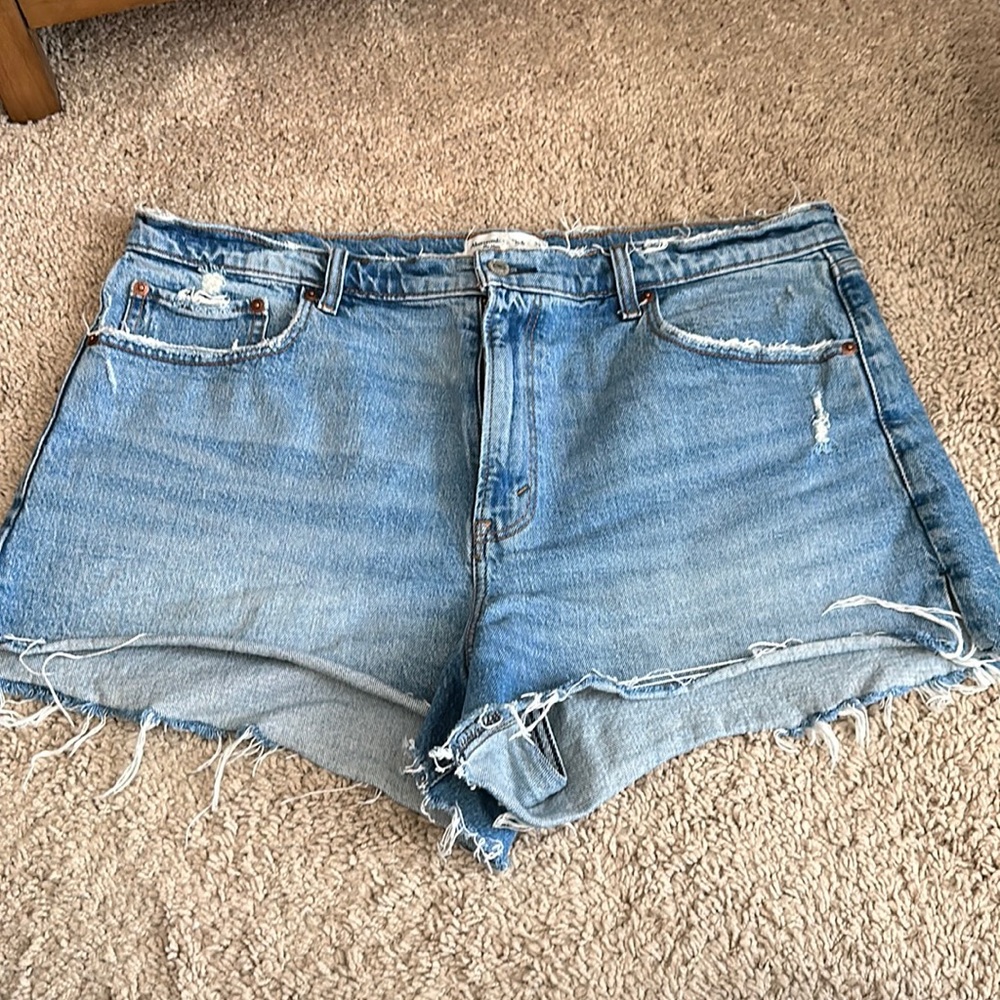 Abercrombie mom short
